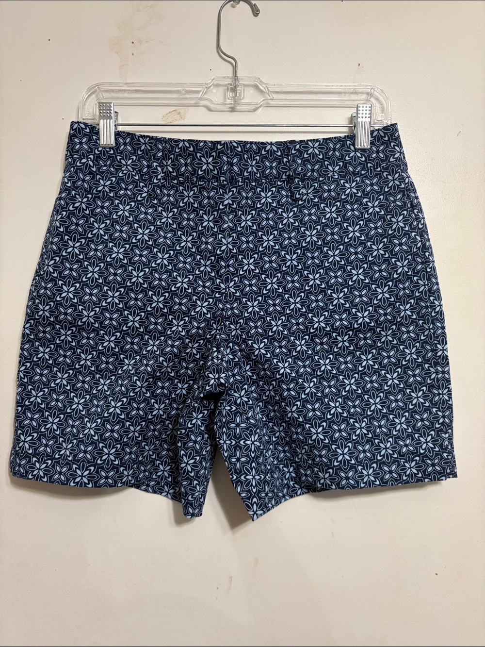 Lands' End Navy and Light Blue Floral-Patterned Flat-Front Shorts